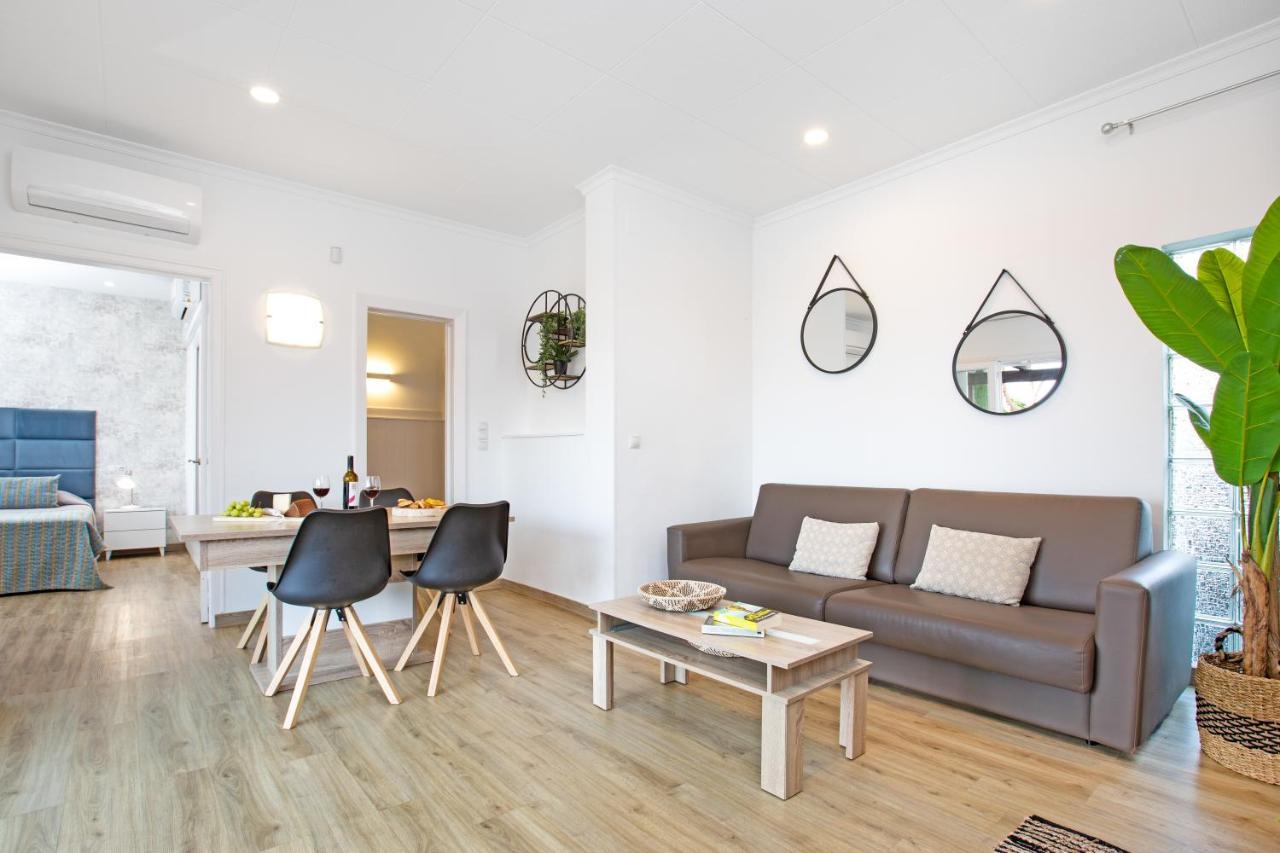 Villa Erika Beach House Malgrat de Mar Bagian luar foto